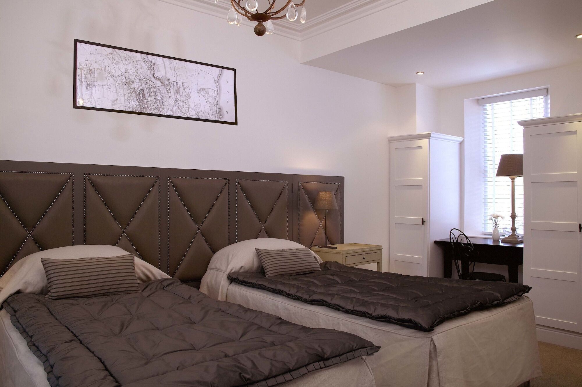 Melville House Комри Екстериор снимка